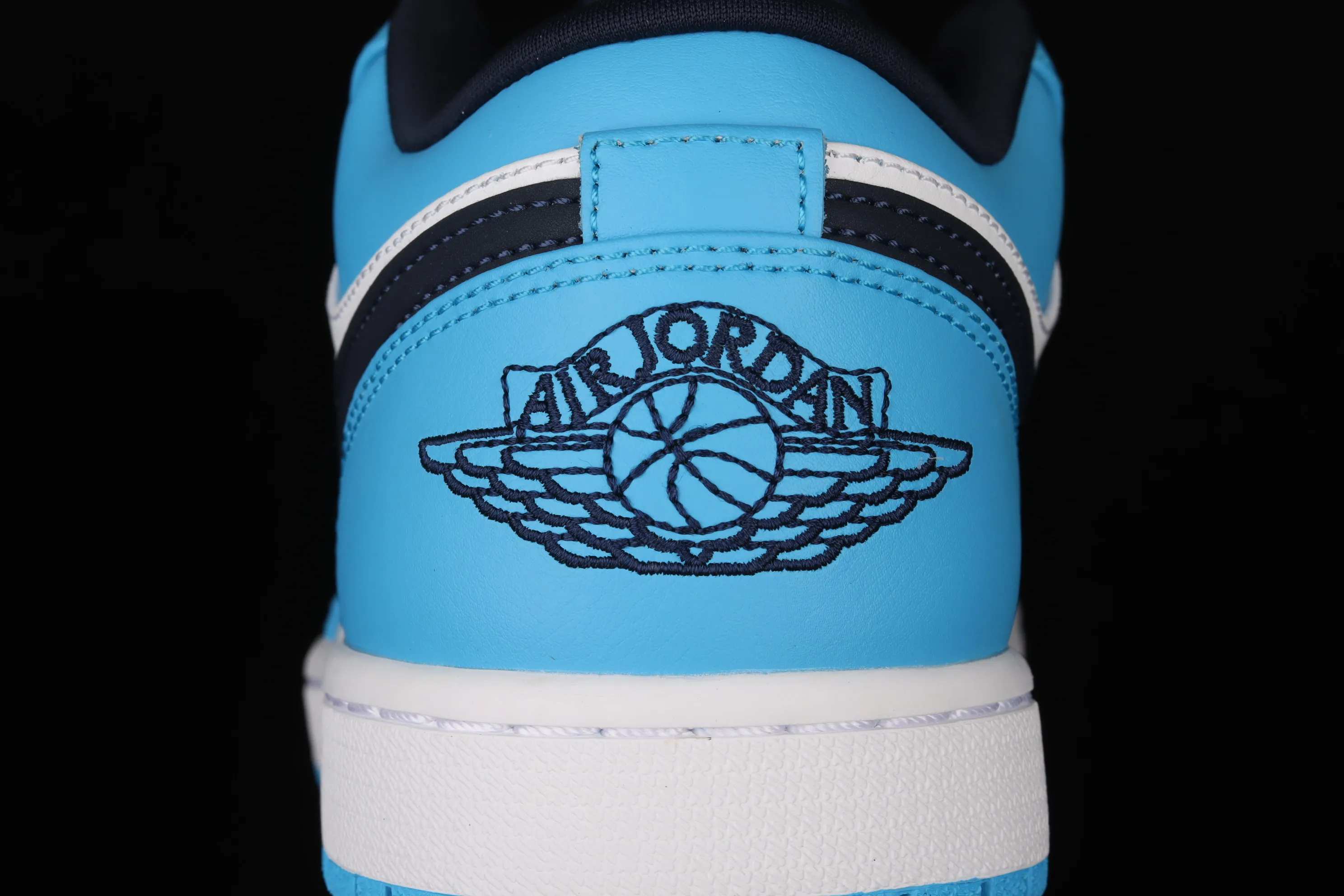 All categories Air Jordan Jordan series basketball shoes Air Jordan 1 Low G version pure original Air Jordan 1 Low AJ1 Joe 1 North Carolina blue low-top cultural and leisure sports sneakers 553558-144